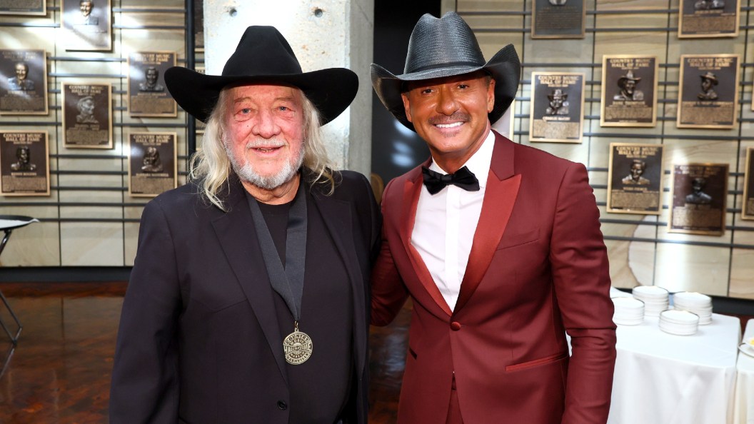 Tim McGraw Heartbroken After Singing and Laughing With John Anderson Just Days Before His Death Tim McGraw Heartbroken After Singing and Laughing With John Anderson Just Days Before His Death