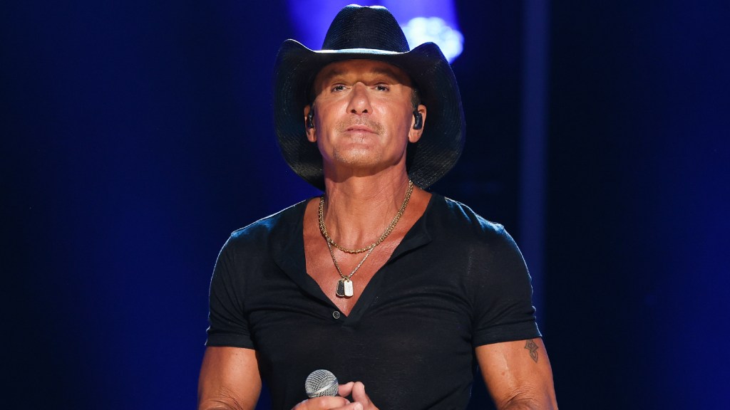 Tim McGrawโs Decades-Long Career Leads to Country Musicโs Biggest Honor