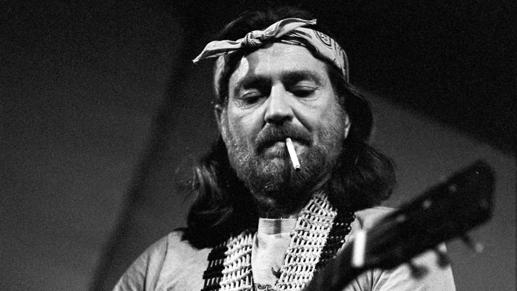 3 Country Vocalists From the 1970s Who Rewrote the Genre’s Playbook