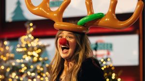 Kelly Clarkson Honors Strange Song Request at a College Event, Placing Her on the Nice List This Christmas
