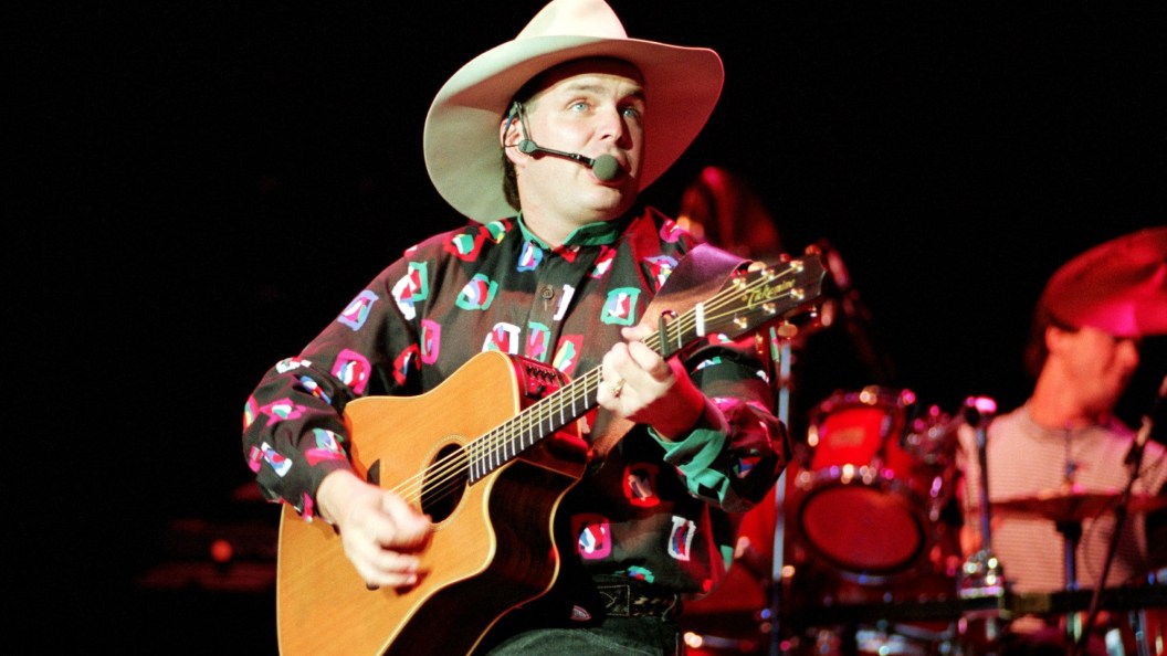 Remember When Garth Brooks Became a Member of the Grand Ole Opry in 1990? Remember When Garth Brooks Became a Member of the Grand Ole Opry in 1990?