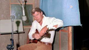 Remember When Aretha Franklin and Dean Martin Both Covered a Glen Campbell Hit in the Same Year?