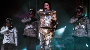 3 Songs From the 90s That Are Still Perfect for a Halloween Playlist