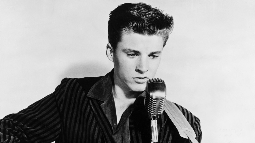 3 Top 10 Hits From 1961 That Every 60s Kid Alive Still Remembers Today