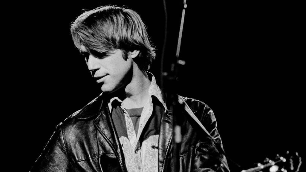 Born 60 Years Ago Today in Oregon, the โSongwriterโs Songwriterโ Who Helped Pioneer Alt-Country Before His Life Was Tragically Cut Short